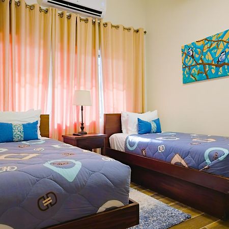 Louis' Apartments Placencia Εξωτερικό φωτογραφία