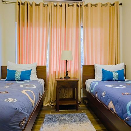 Louis' Apartments Placencia Εξωτερικό φωτογραφία