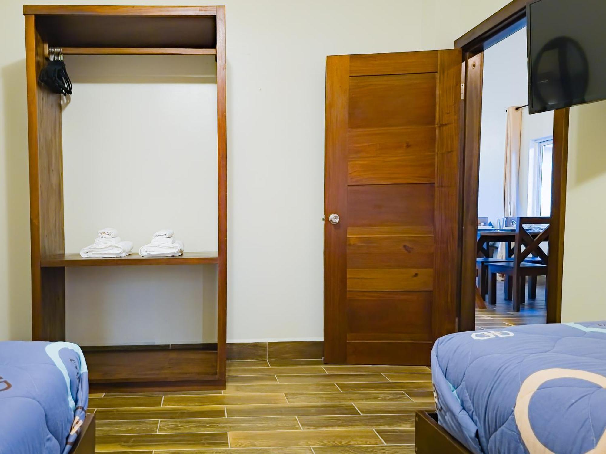 Louis' Apartments Placencia Εξωτερικό φωτογραφία