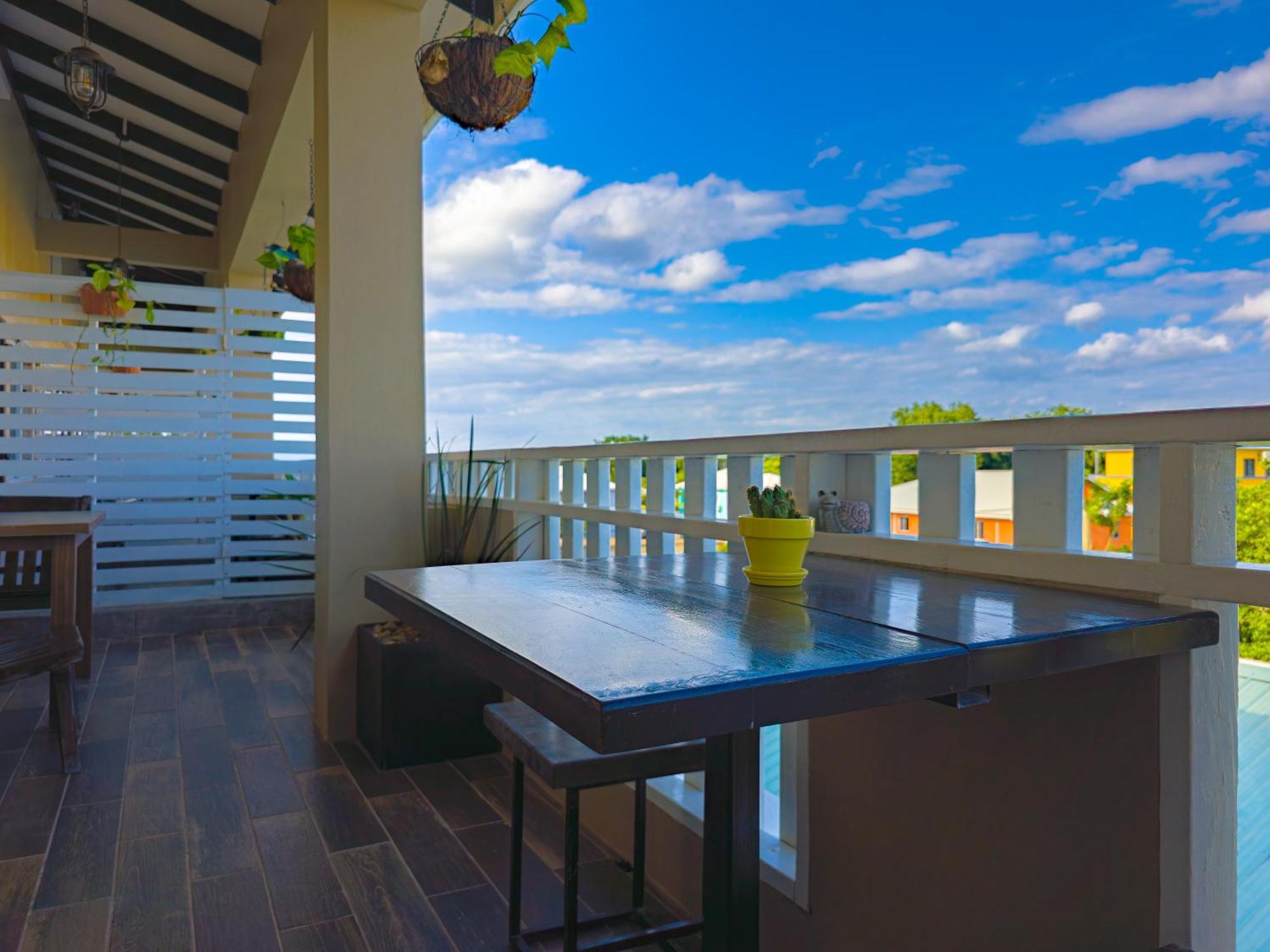 Louis' Apartments Placencia Εξωτερικό φωτογραφία