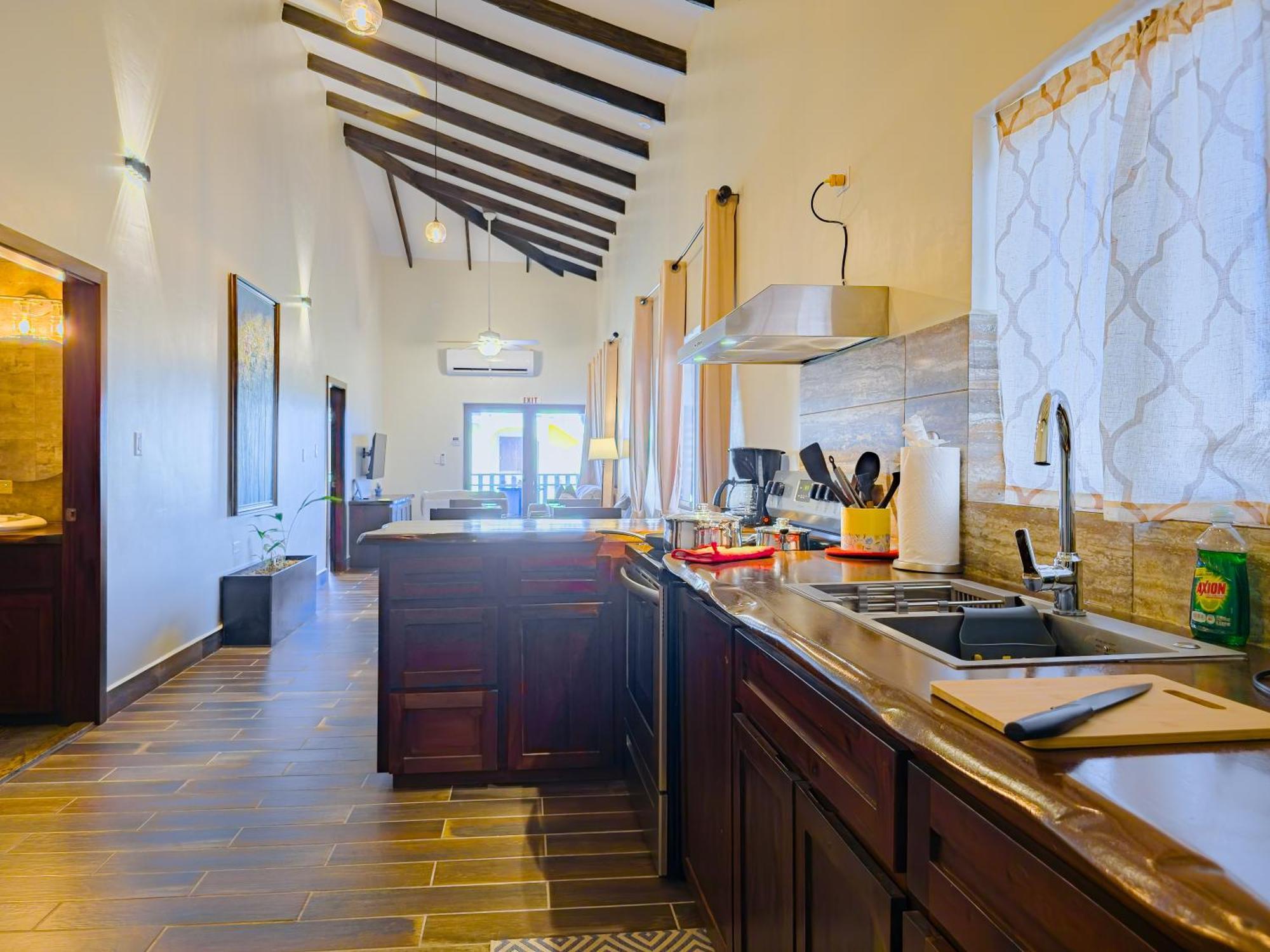 Louis' Apartments Placencia Εξωτερικό φωτογραφία