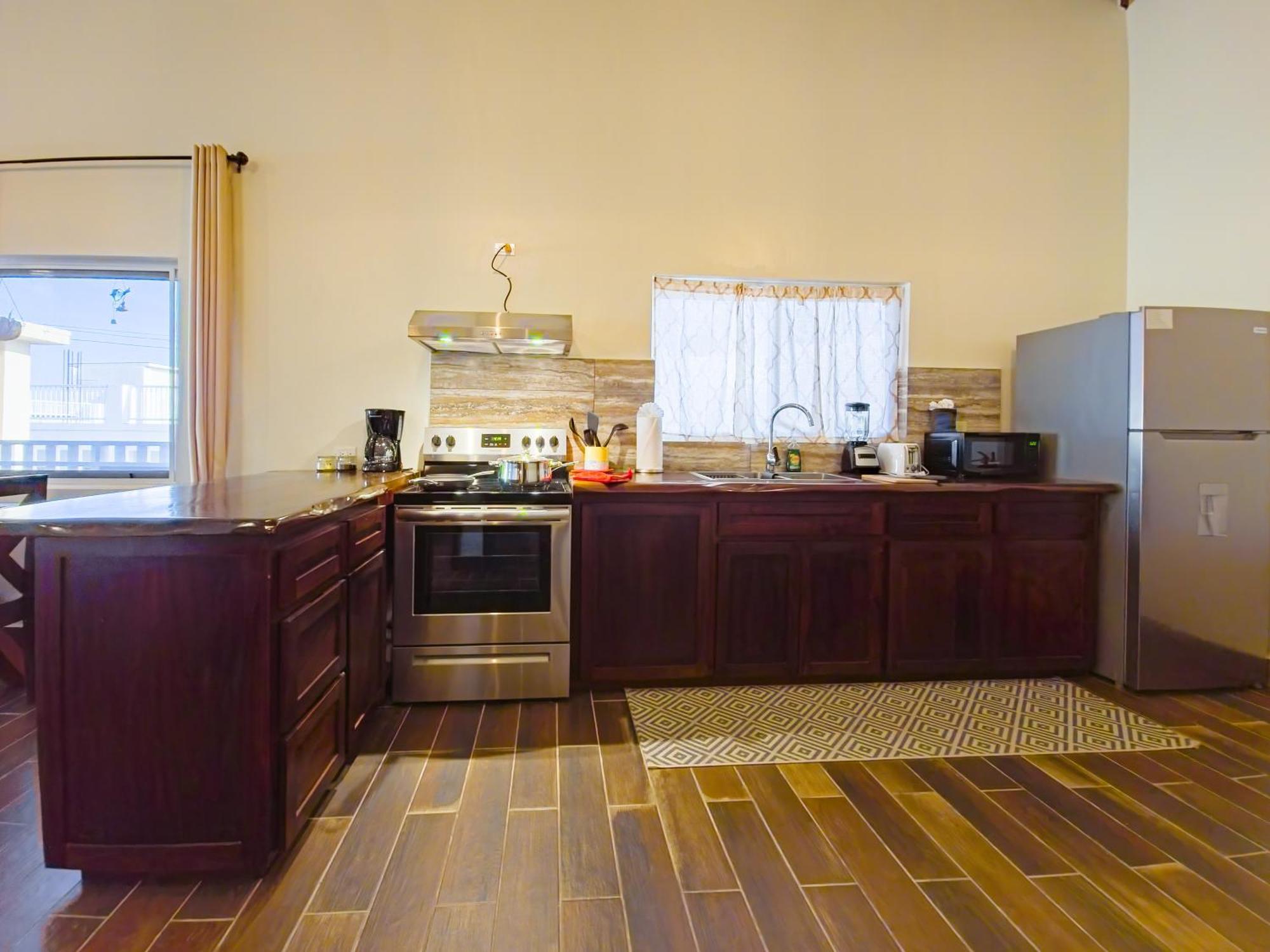 Louis' Apartments Placencia Εξωτερικό φωτογραφία