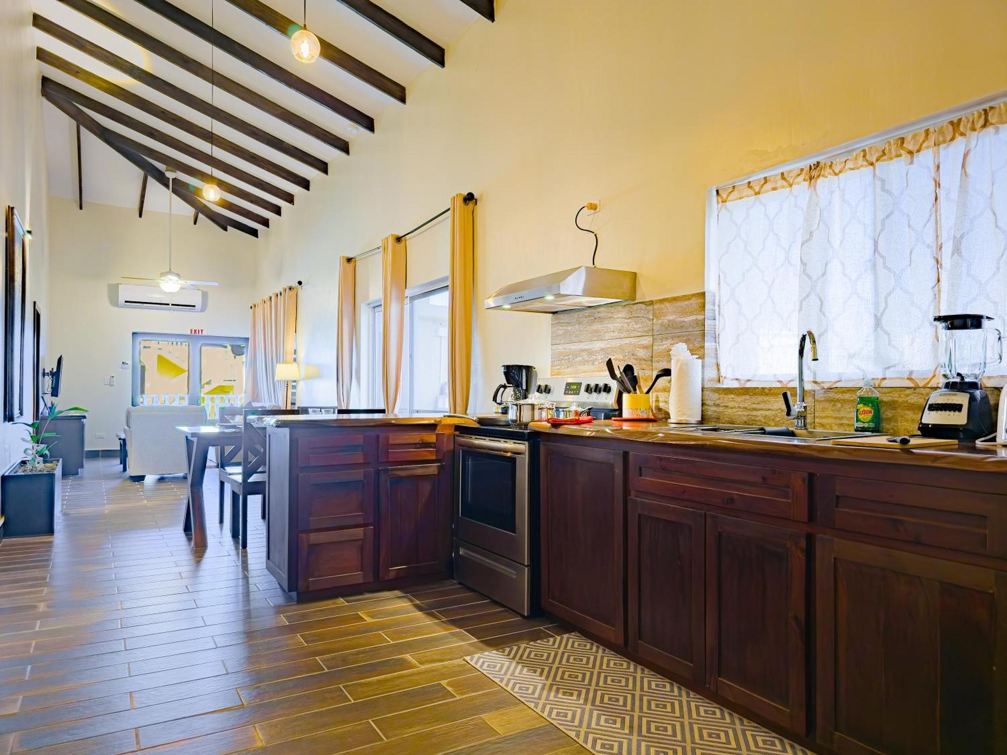 Louis' Apartments Placencia Εξωτερικό φωτογραφία