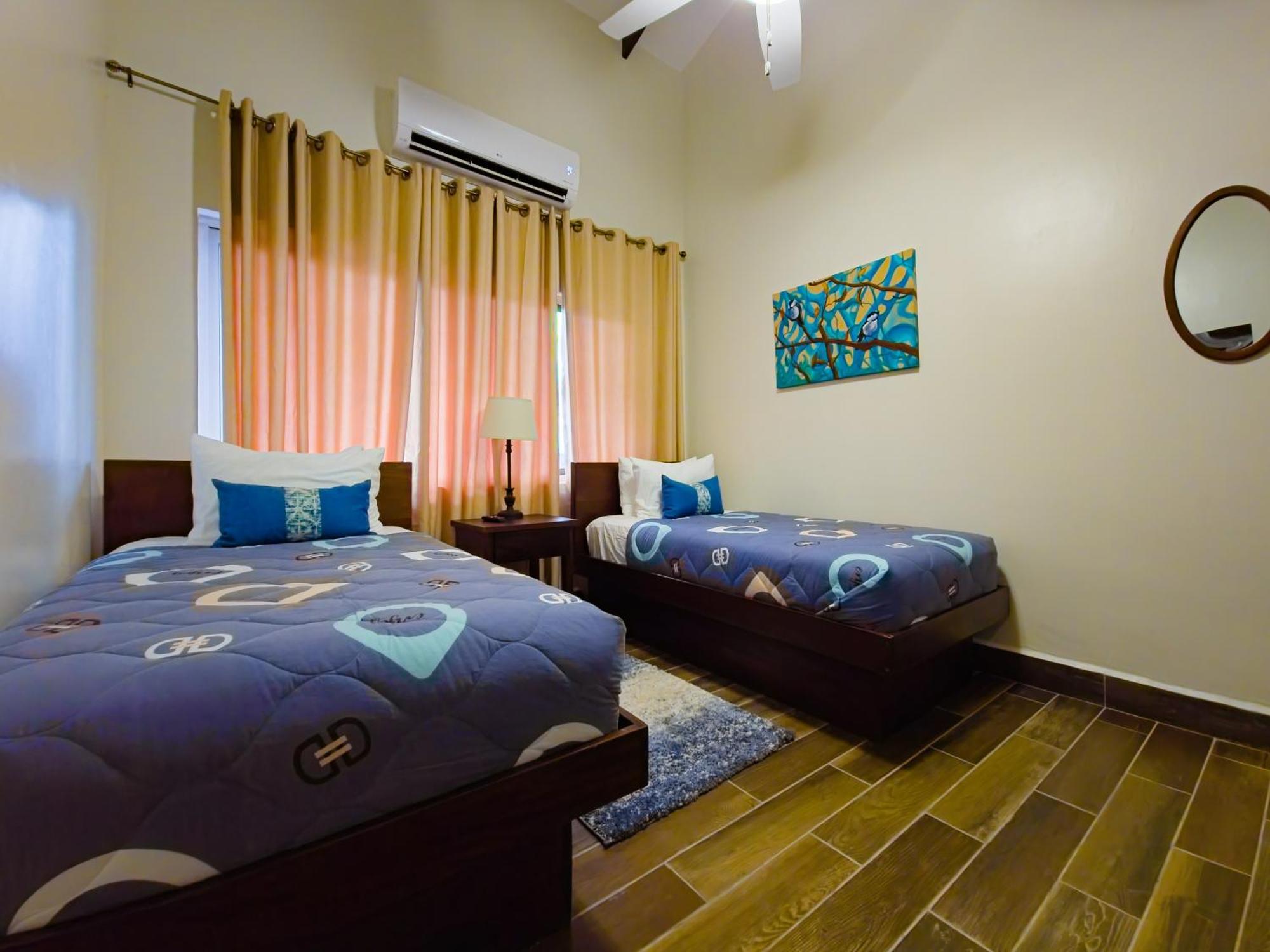Louis' Apartments Placencia Εξωτερικό φωτογραφία