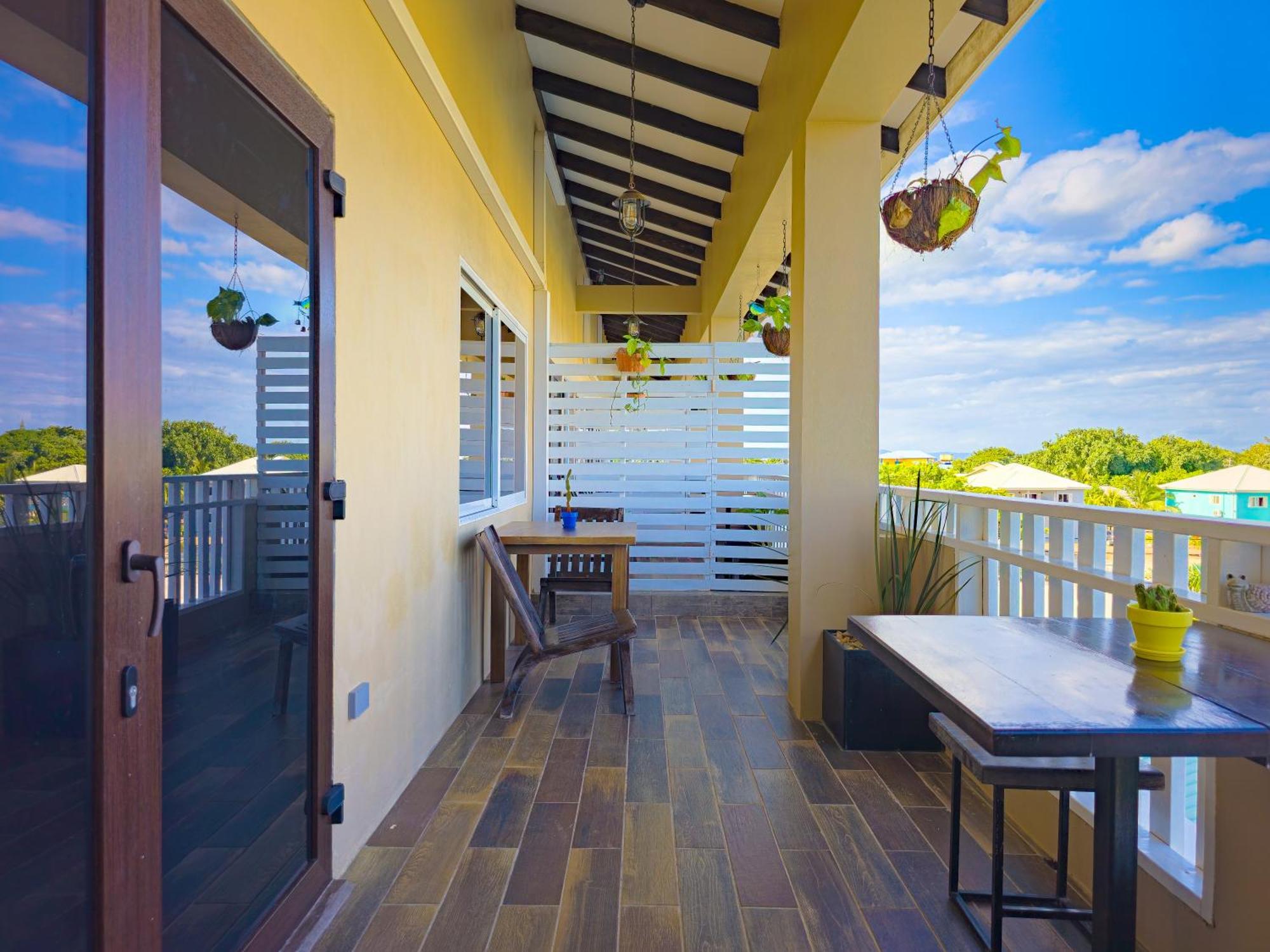 Louis' Apartments Placencia Εξωτερικό φωτογραφία
