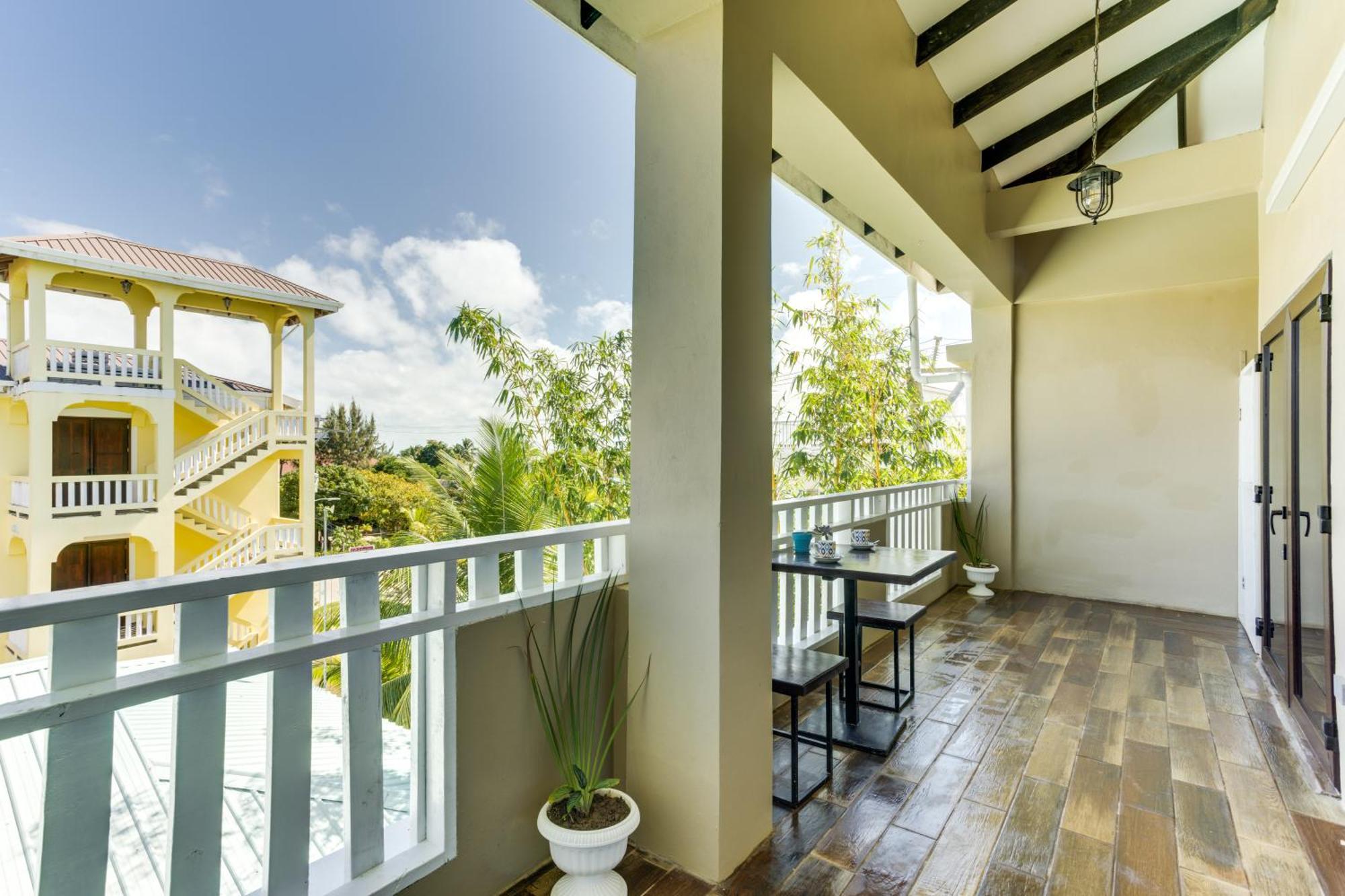 Louis' Apartments Placencia Εξωτερικό φωτογραφία