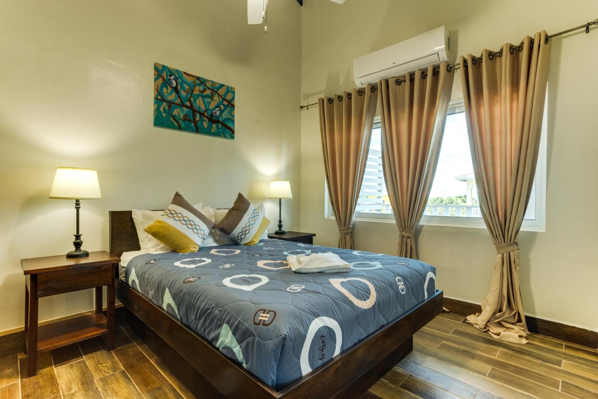 Louis' Apartments Placencia Εξωτερικό φωτογραφία