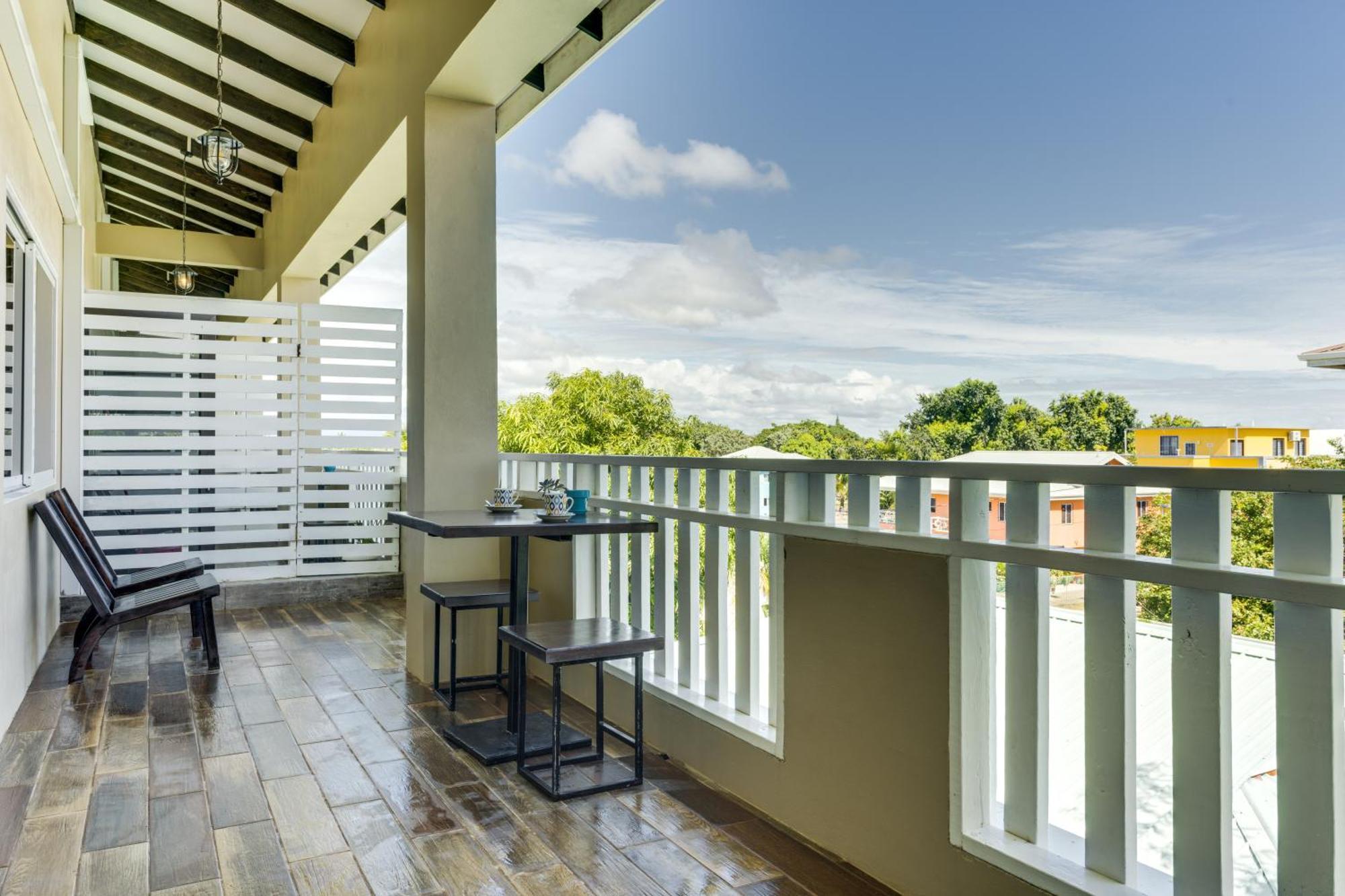 Louis' Apartments Placencia Εξωτερικό φωτογραφία