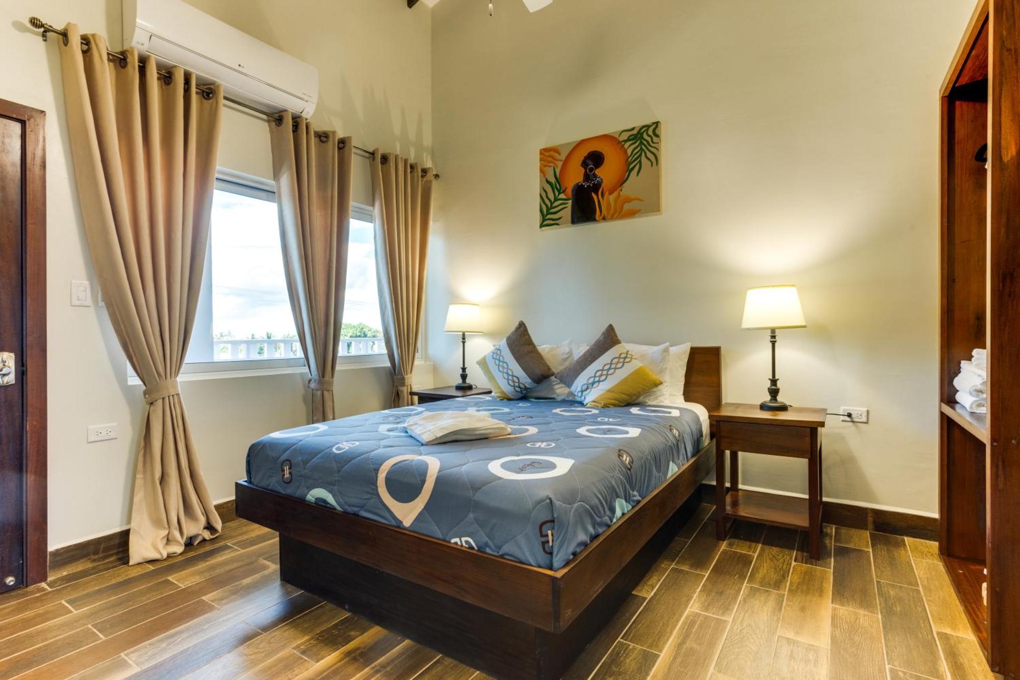 Louis' Apartments Placencia Εξωτερικό φωτογραφία