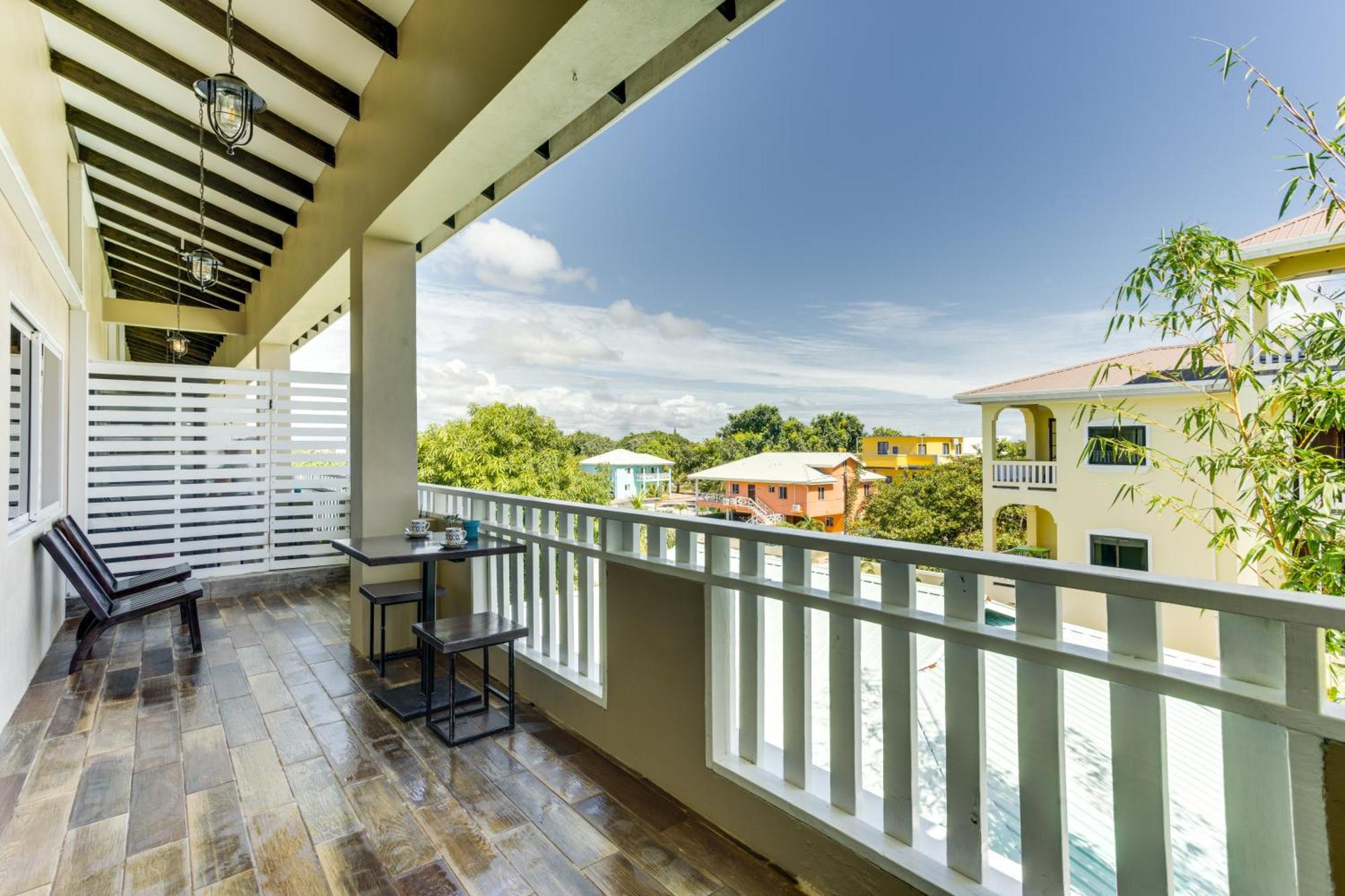 Louis' Apartments Placencia Εξωτερικό φωτογραφία